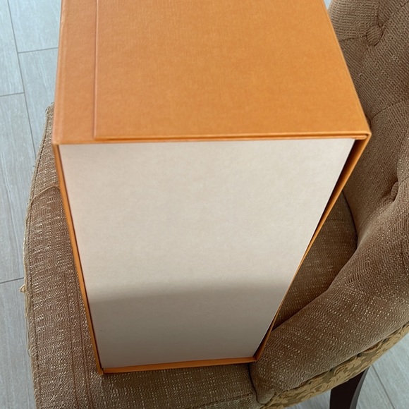 COPY - Authentic Louis Vuitton xtra large empty box. - Picture 17 of 17